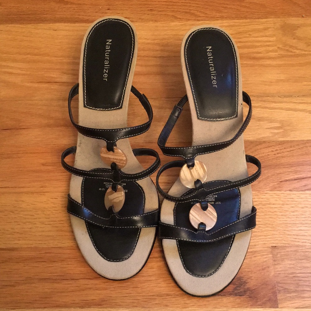 Naturalizer Black and Tan Strappy Heels